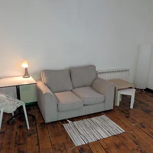  Albergue Bunkhouse